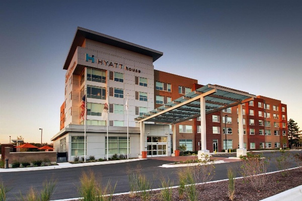 Hyatt House Oak Brook image 1