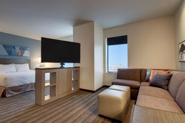 Hyatt House Oak Brook image 2